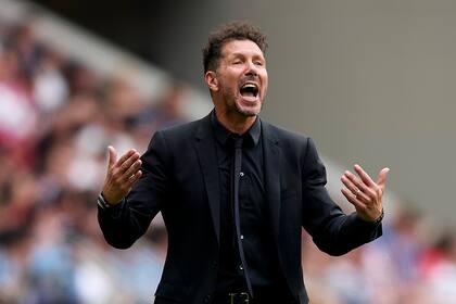 Diego Simeone, en la intimidad, se mostró muy entusiasmado por el salto competitivo que Julián Álvarez le puede dar a su Atlético de Madrid