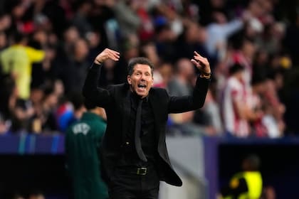 Diego Simeone vive exaltado los último minutos