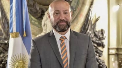 Diego Spagnuolo apunto contra Karina Milei