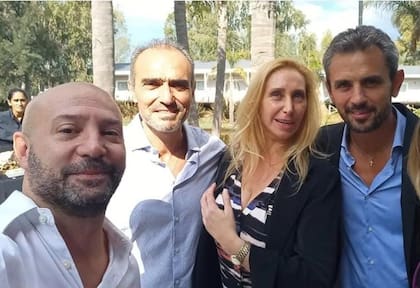Diego Spagnuolo, con Karina Milei, Lule Menem y Martín Menem