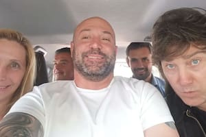 Mayra Mendoza, por los audios de presuntas coimas: involucró a Espert con una foto junto a Spagnuolo - Image 3