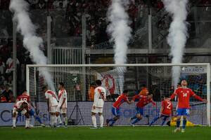 Perú debió ser goleado por Chile, está penúltimo y no hizo goles, pero tiene algunas figuras de cuidado