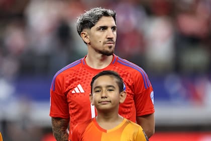 Diego Valdés se lesionó ante Perú y será una ausencia de peso para Chile ante la Argentina
