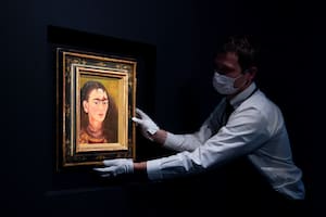 Frida Kahlo espera en Nueva York: el cuadro del récord se verá en Buenos Aires en septiembre