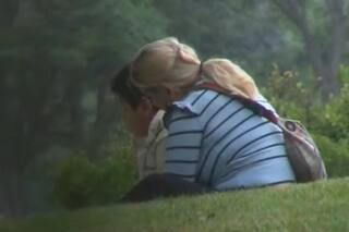 La desgarradora visita de Dieguito Fernando y Verónica Ojeda a la tumba de Maradona