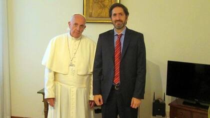 El papa Francisco recibió en una audiencia privada al juez federal Sebastián Casanello, que además de ser uno de los magistrados de Comodoro Py, impulsa el proyecto Bien Restituido, una iniciativa para la reutilización de bienes decomisados al crimen organizado, que sigue un modelo de bienes recuperados de la mafia italiana.