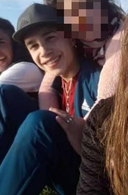 Difundieron la indentidad y el rostro del sospechoso de asesinar a una joven por la espalda en el almacén de su padre en Mar del Plata