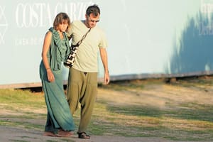 Dignity y Aíto en abril de este año, saliendo de El Chiringuito de Francis Mallmann, en Costa Garzón. Entonces no se sabía que estaban de novios.