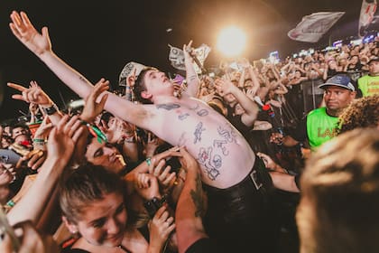 Dillom es uno de los artistas destacados del primer día del Quilmes Rock 2025