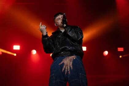 Dillom tocó los éxitos de "Post Mortem".