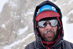 Murió un legendario alpinista ruso al deslizarse su carpa cerca de una cumbre icónica