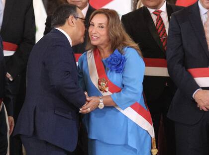 Dina Boluarte, durante la ceremonia de juramentación del gabinete ministerial en el Palacio de Gobierno, en Lima