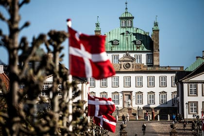 El reino escandinavo ha sido hasta poco afectado por la pandemia en relación con muchos otros países europeos y contabiliza 7.891 casos declarados y 370 decesos desde finales de febrero