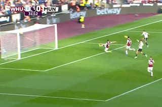 El increíble gol que se perdió Manchester United en una campaña indigna de su historia