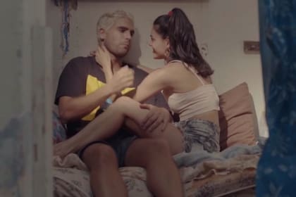 Diosito mantiene un explosivo encuentro sexual con la Kari, una exnovia que lo visita en la cárcel