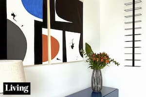 La artista Ximena Padilla creó un exitoso (y muy oportuno) emprendimiento de obras accesibles y a medida