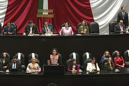 Diputada Ivonne Aracelly Ortega Pacheco en la Sesión de Congreso General: Toma de Protesta de Claudia Sheinbaum como Presidenta de México