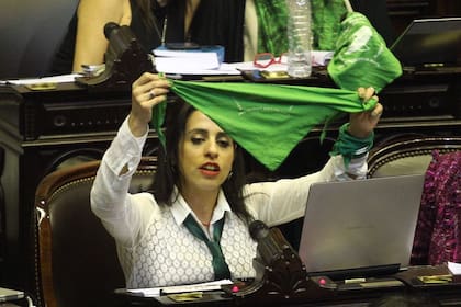 Victoria Donda (Red x Argentina)