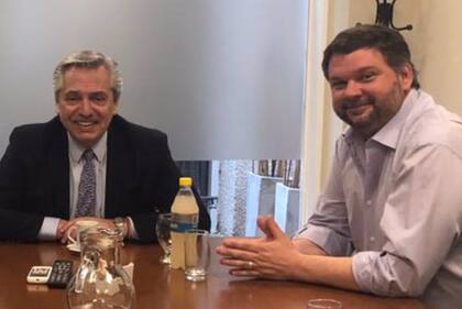 Santiago Igón junto con el presidente Alberto Fernández