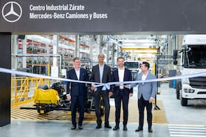 Mercedes-Benz Camiones y Buses inauguró su Centro Industrial Zárate.