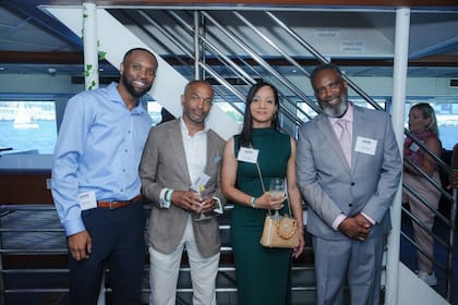 Directivos de Urban EcoSpaces Inc. la compañía que llevará casas modulares a Staten Island