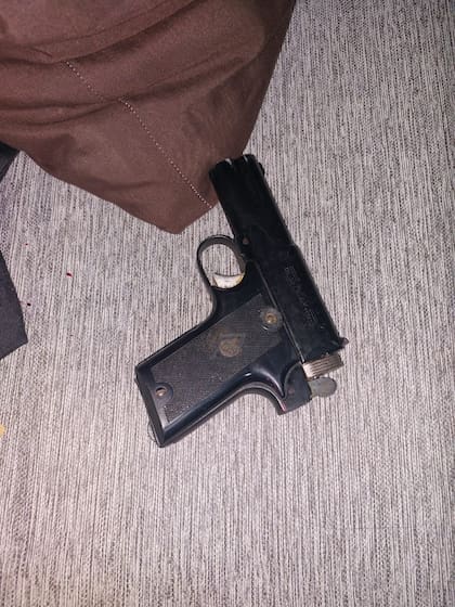 Discutían por un vehículo mal estacionado, fue a buscar un arma y mató a su vecino.