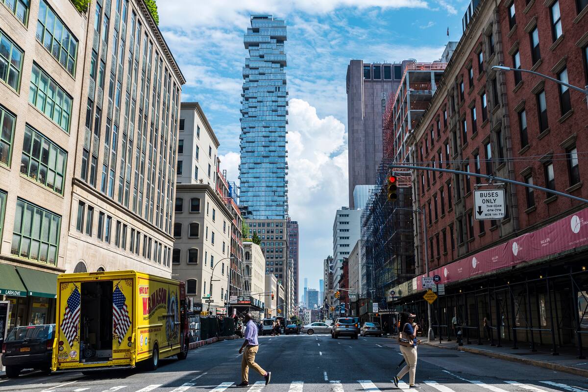 Uma torre luxuosa que parece Jenga no coração de Tribeca, Nova York Uma torre luxuosa que parece Jenga no coração de Tribeca, Nova York