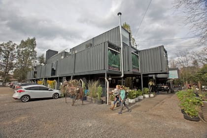 Diseñan locales gastronómicos en lugares inéditos: desde contenedores hasta talleres mecánicos
