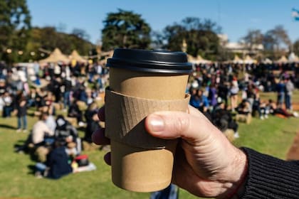 Disfrutá de más de 25 cafeterías con opciones desde $2500 y pastelería desde $3000