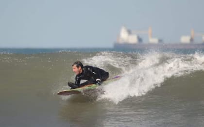 Disfrutando de su gran pasión.