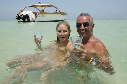 Disfrutando del mar en Kenia con Heidi Klum. Era 2003