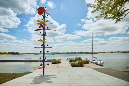 Disfrute junto al lago de 400 hectáreas, sello indiscutido y corazón de Puertos.