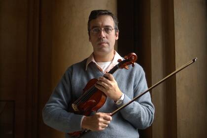 "Disfruto de la práctica porque siempre estoy buscando algo nuevo", dice Pablo Saraví, violinista
