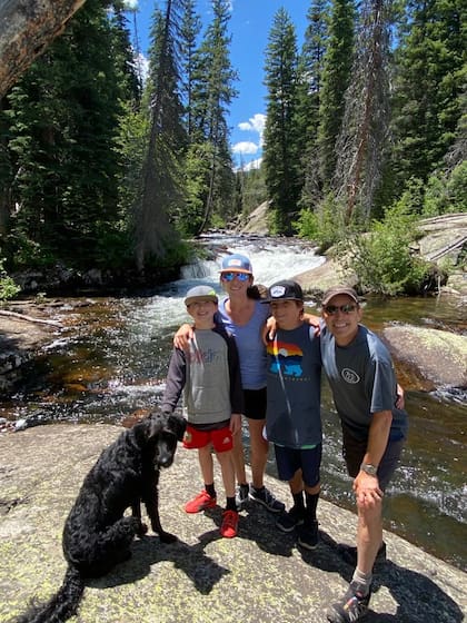 "Disfruto tanto el esquí como la caminata con raquetas, la bici o el trekking. Es habitual realizar cualquiera de estas actividades con amigos y en familia", dice Federica.