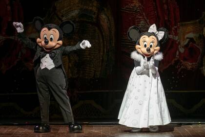 Mickey y Minnie, anfitriones de Disney en concierto 2019, Sinfonía de películas