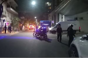 Un policía fue asesinado y una enfermera resultó herida en Rosario por un grupo armado que disparó en un hospital
