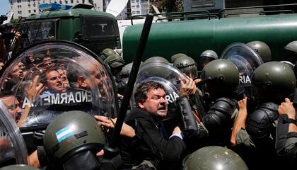 Disturbios en el Congreso por el tratamiento de la Ley Previsional. 14/12/17