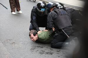 Detuvieron a 18 manifestantes en los enfrentamientos por la Ley Bases