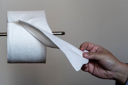 Diversas marcas de papel contienen químicos denominados PFAs que persisten de forma prolongada en el cuerpo