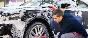 Qué dice la psicología de quienes lavan el auto constantemente (y de los que lo tienen sucio)