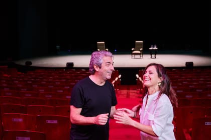 Divertidos, emocionales; Pietra se divierte con las reacciones de su compañero de escena ante su inminente abuelazgo; "La gente hasta le llevaba carteles al teatro", cuenta