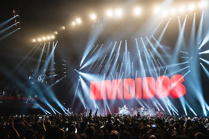 Divididos se presenta este domingo 15 de febrero