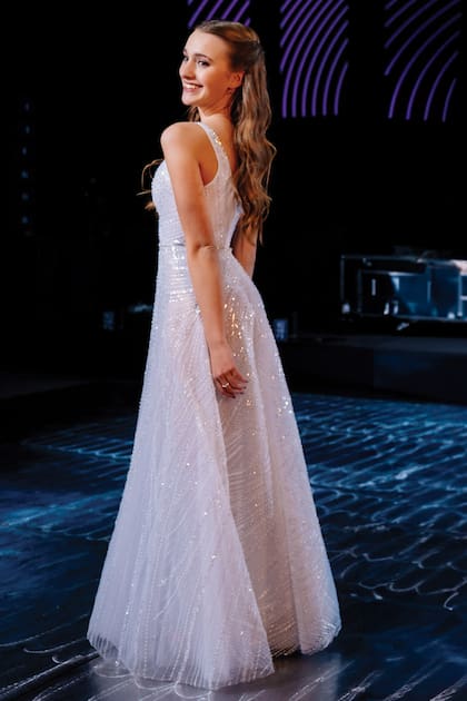 Divina y de blanco: Antonia estaba fascinada con su vestido de Pupe Tete, una creación de tul con cristales.