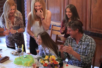 Divorciados en 2002, Federico Sigal y Mariel Aguilar aún festejan juntos el cumpleaños de su hija Alexia