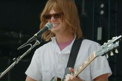 Djo se presenta en el Lollapalooza 2026