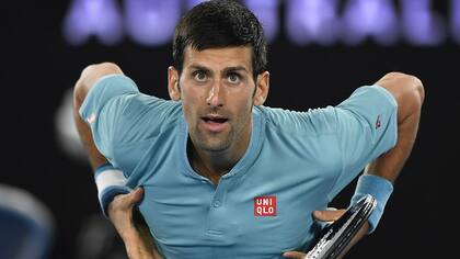 Djokovic avanza en Australia