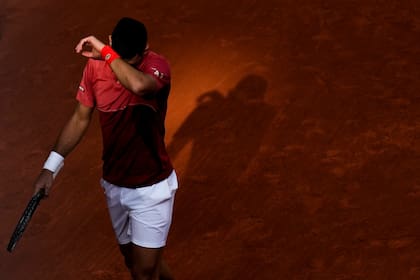 Djokovic, de 37 años, y también Cerúndolo, de 25, empiezan a sentirse agotados 