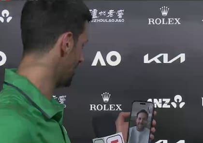 Djokovic llamó "hermano" al tenista argentino al inicio de la conversación sorpresiva en Melbourne
