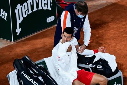 Djokovic pidió asistencia y Carreño Busta lo criticó: "Siempre hace lo mismo"