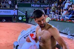 Qué función tiene el misterioso dispositivo que utiliza Djokovic en Roland Garros